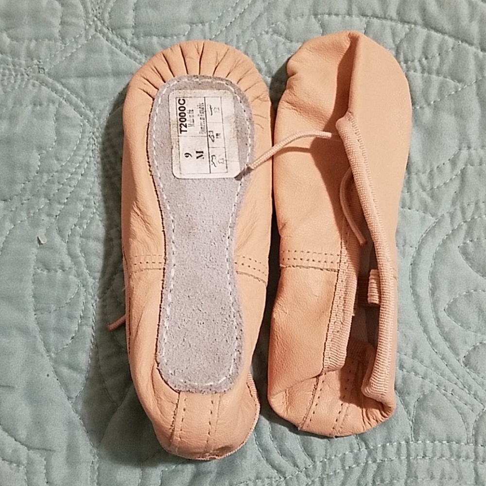 Girls leather ballet slippers